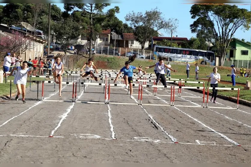  Acontece neste sábado (30/04), a partir das 8 horas, na pista de atletismo do Complexo Esportivo José Antônio Basso (Lagoão), o 1º Festival de Atletismo de Apucarana - Divulgação 