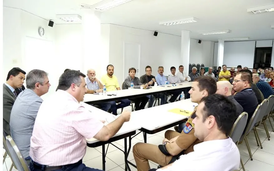​Reunião na ACIA discute segurança pública em Apucarana - Foto - Divulgação