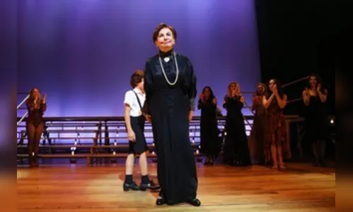 Beatriz Segall passa por cirurgia no braço e está internada após queda