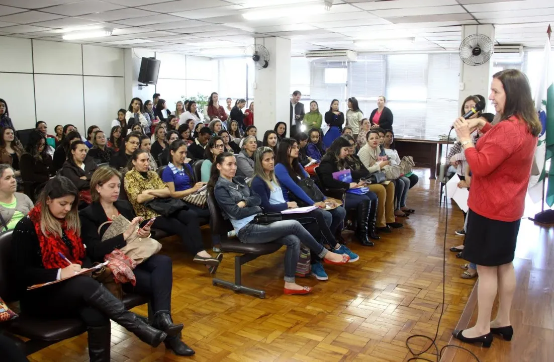 ​A diretora-presidente da AME, professora Marli Fernandes, lembrou que as unidades recém-inauguradas também têm demanda de pessoal - Foto: 