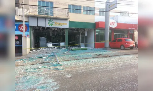 Criminosos explodem três agências bancárias em Ortigueira