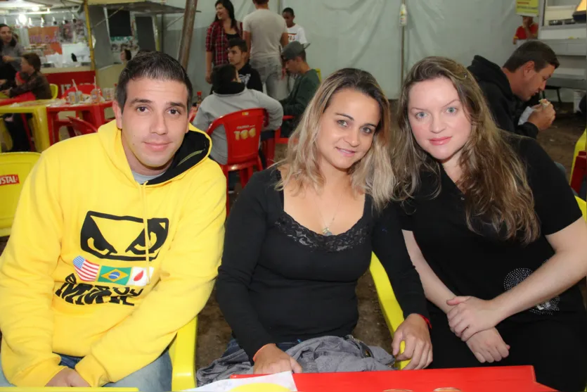  Diego Nunes, Cristiane Bertochi, Fernanda Borges (Milena Ananias)  