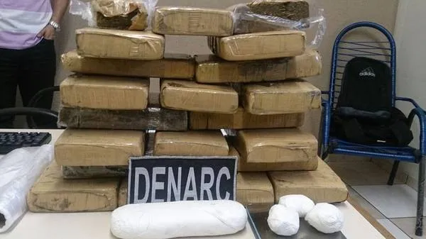 Droga apreendida nesta quinta-feira pelo Denarc em Apucarana (Foto: Denarc)