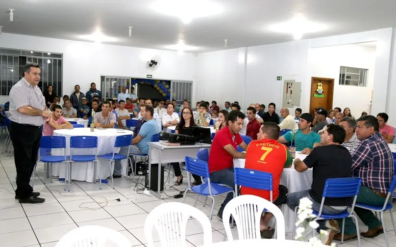 Prefeito Beto Preto destacou que  rede municipal apucaranense atende a aproximadamente 11 mil alunos