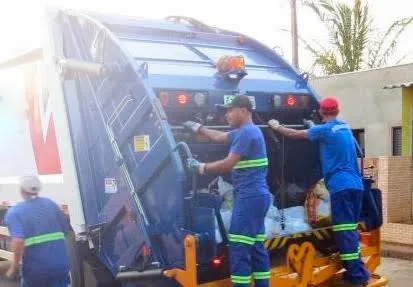 ​Coleta de lixo em bairros de Apucarana começa a ser normalizada nesta segunda - Foto: Divulgação