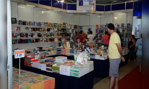 Faturamento das editoras cresceu menos de 1% em 2015, diz pesquisa 