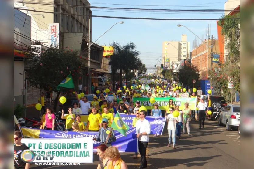  Último protesto contra a presidente Dilma atraiu multidão em Apucarana e Arapongas - Foto: José Luiz Mendes/TNONLINE;Arquivo 