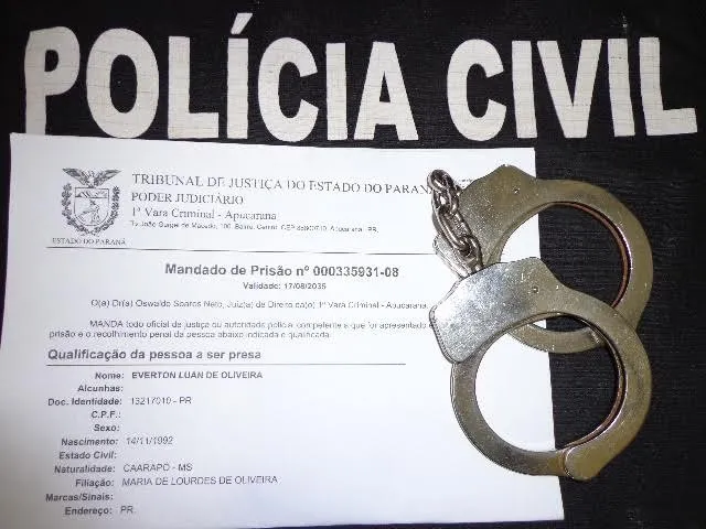 Cópia do mandado de prisão contra Everton Luan de Oliveira, de 22 anos - Foto: Divulgação