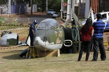 Aetronave xavante AT-26 foi doada pela Força Aérea Brasileira e estará exposta permanentemente em Maringá  André Renato/SECOM