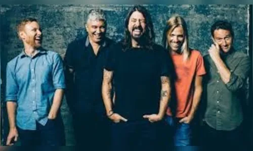 Foo Fighters interrompem protesto de grupo homofóbico nos EUA