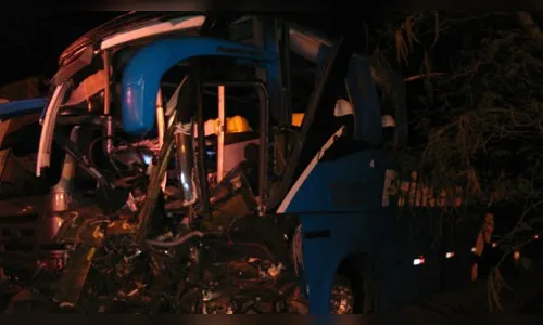 ​Uma pessoa morre e 19 ficam feridas em acidente na PR-151