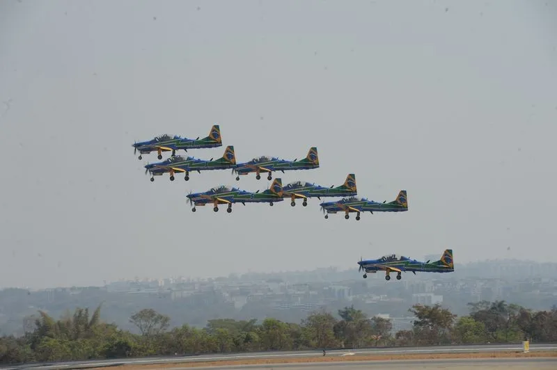 Novos aviões da Esquadrilha da Fumaça foram usados no encerramento do desfile de 7 de Setembro - Foto: Elza Fiúza - ABr