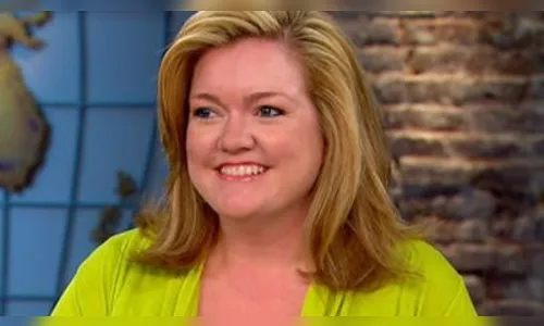 Escritora Colleen Hoover provoca comoção na Bienal do Livro do Rio