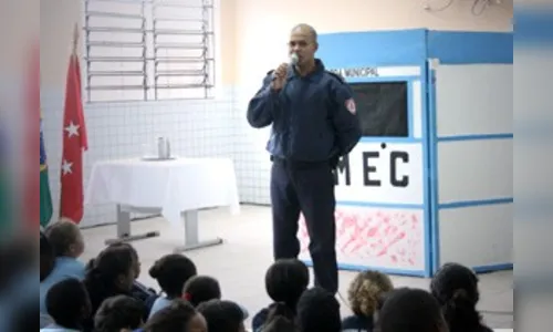 Guarda Municipal realiza palestras de conscientização sobre o uso de drogas