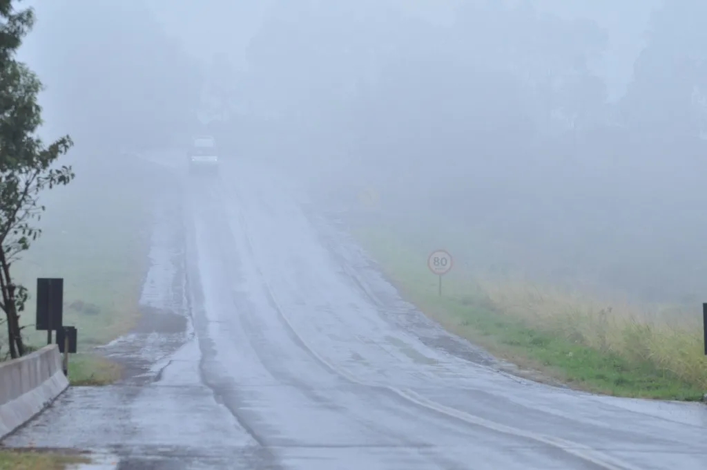 Na BR-369, entre os quilômetros 191 e 195 (Arapongas à Apucarana) há ocorrência frequente de nevoeiros - Foto: TNONLINE