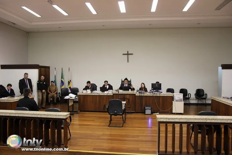 Rapaz é condenado em júri realizado em Apucarana a seis anos e três meses de prisão em regime semiaberto - Foto: José Luiz Mendes