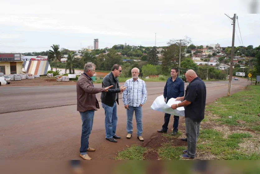  Na sexta-feira o prefeito Carlos Gil se reuniu com equipe técnica para dar inicio às obras (Foto/Ivan Maldonado) 