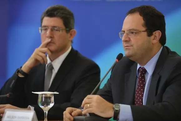 Os ministros Nelson Barbosa e Joaquim Levy estiveram hoje na Comissão Mista de Orçamento para detalhar as medidas do governo - Valter campanato/Agência Brasil