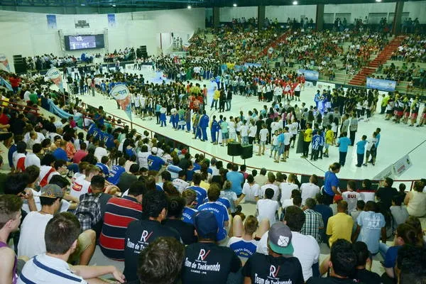 Evento lotou o Ginásio de Esportes Lagoão (Foto: Sérgio Rodrigo)
