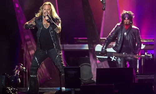  Rock velharia do Mötley Crüe distrai, mas não empolga no Rock in Rio