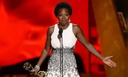 Viola Davis é primeira negra a vencer Emmy de melhor atriz dramática