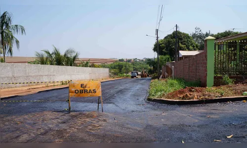 Mais ruas estão sendo asfaltadas em São João do Ivaí 