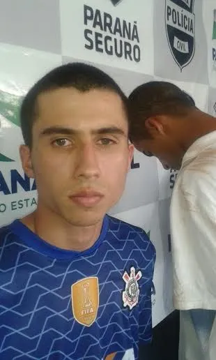 Jonatan de Souza Rocha, 20 anos, e um menor infrator de 17 anos residem em Arapongas - Fotos encaminhadas pelo  WhatsApp