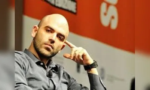 Roberto Saviano volta a ser acusado de plágio, agora por 
