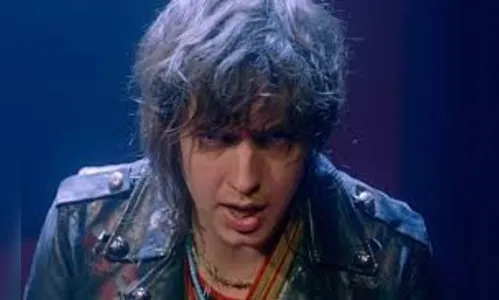 Em show nos EUA, Julian Casablancas confirma novo álbum dos Strokes