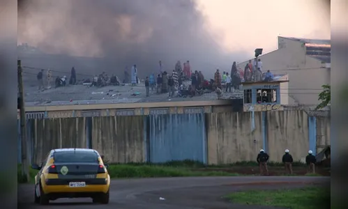 Preso jogado de telhado em rebelião na PEL II morre em hospital 