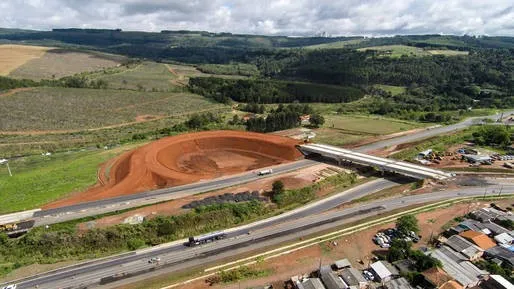 Viaduto da PR-151, em Jaguariaíva, está com 80% dos serviços concluídos