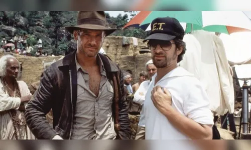 Steven Spielberg quer Harrison Ford em 
