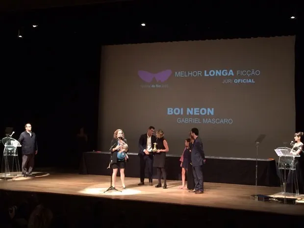 Além do prêmio principal do Festival, o filme 'Boi Neon' recebeu outras quatro premiações (Foto: Marcelo Elizardo / G1)