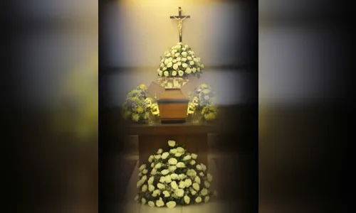 Corpo da atriz Yoná Magalhães é velado nesta manhã no Rio