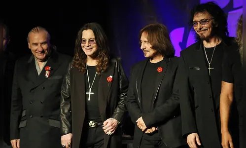 Black Sabbath prolonga por cinco meses última turnê da banda