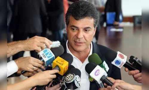 Beto Richa determina suspensão de fechamento de escolas estaduais