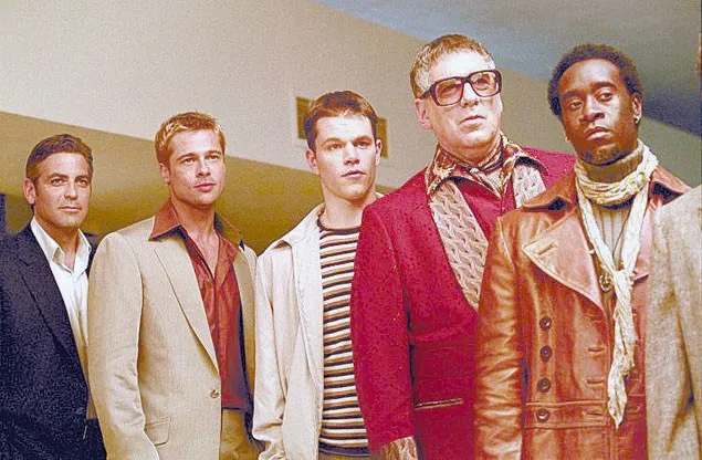 George Clooney, Brad Pitt, Matt Damon, Elliott Gould e Don Cheadle em cena do filme "Onze Homens e um Segredo" - Foto - www1.folha.uol.com.br