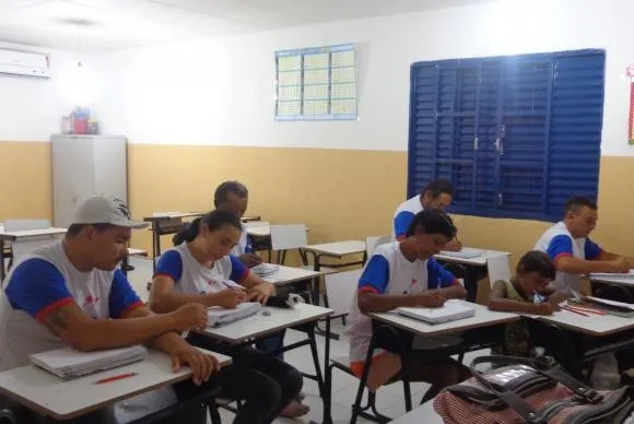 A internet virou ferramenta fundamental em um curso de alfabetização para jovens e adultos em Pombal, cidade a cerca de 325 quilômetros de João PessoaDivulgação/prefeitura de Pombal (PB)