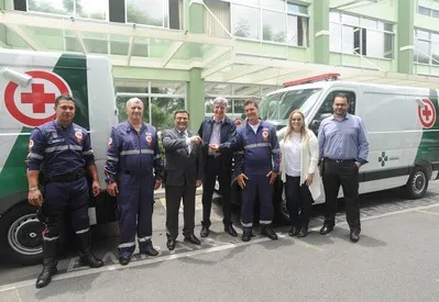 Entrega de duas ambulâncias,para Londrina. Curitiba,09/11/2015 Foto: Venilton Küchler