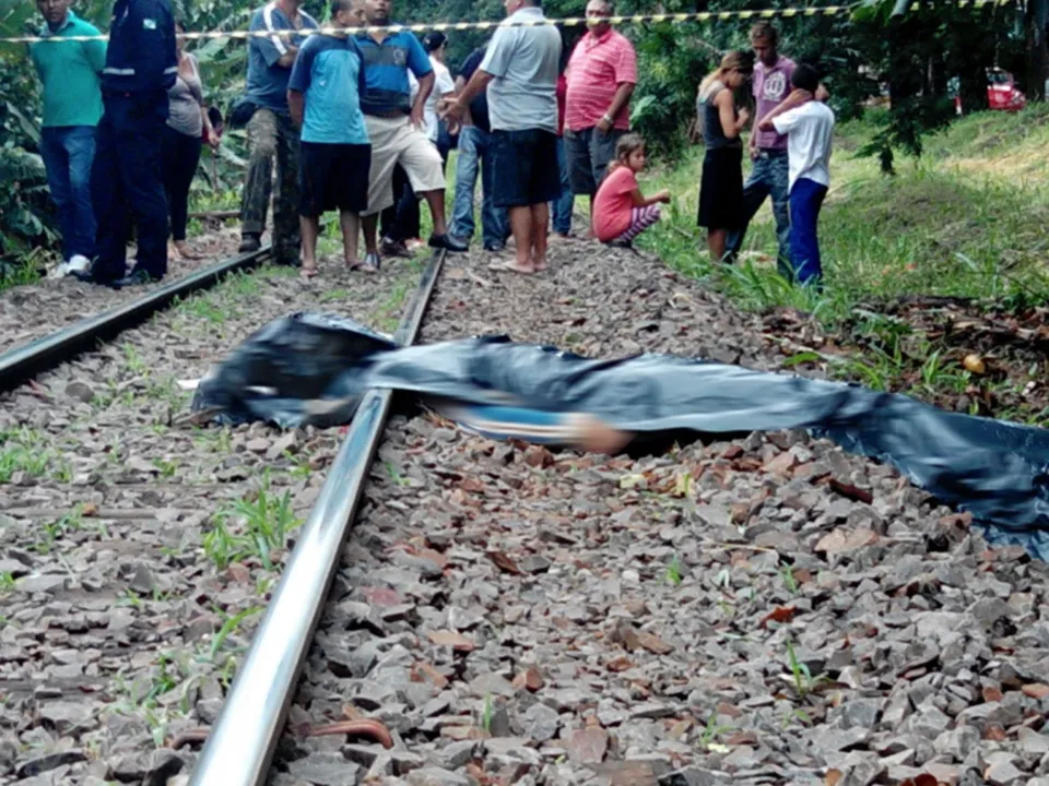 Corpo de homem morto em linha férrea - Foto: Sérgio/Mandaguarionline