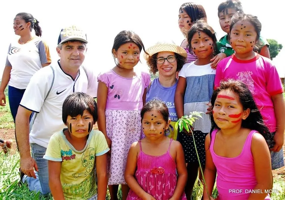 ​Estudantes do Colégio Polivalente de Apucarana visitam índios: levantamento antropológico - Fotos: professor Daniel Mota