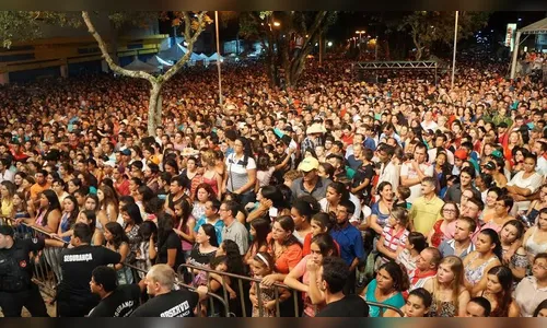 ​Show de aniversário reúne milhares de pessoas em Ivaiporã