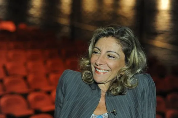 Em seu mais recente trabalho, a atriz interpretava Darlene na série da TV Globo "Pé na Cova"