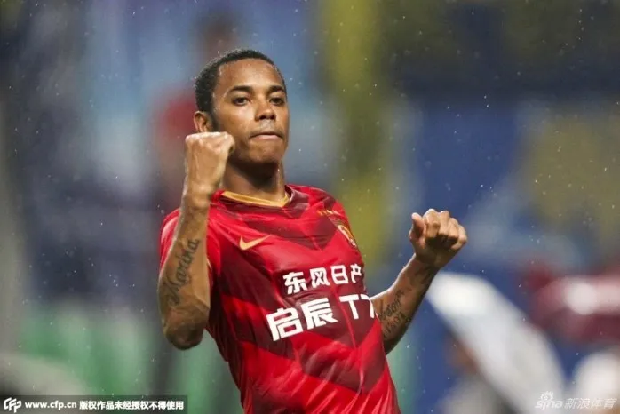 Robinho encerrou sua temporada no time chinês Guangzhou Evergrande-CHN  (divulgação)