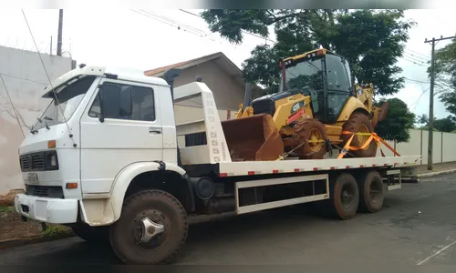 ​Polícia prende dupla com retroescavadeira furtada na região norte do Paraná