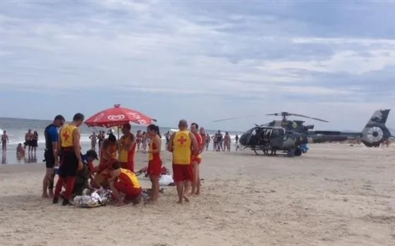 Jovem foi resgatado do mar no Paraná com auxílio de aeronave - Foto: Divulgação