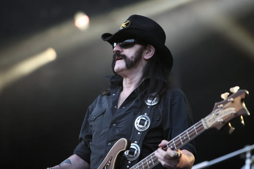 Lemmy morreu de câncer aos 70 anos (Crédito: divulgação) 