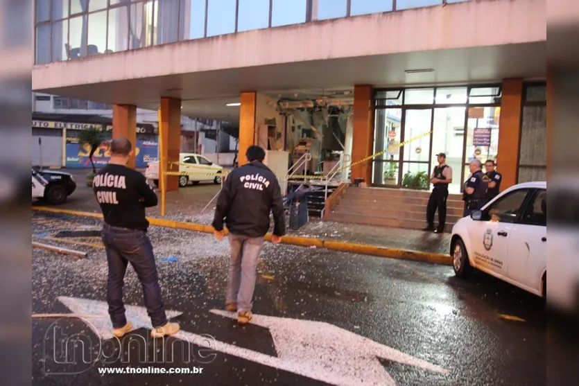  Policiais civis, militares e guardas municipais forram para o local da explosão em Apucarana - Foto via WhatsApp 