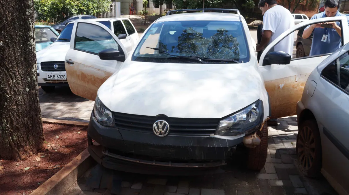 A camionete havia sido furtada no pátio do escritório da Sanepar em Barbosa Ferraz (Foto/Ivan Maldonado)