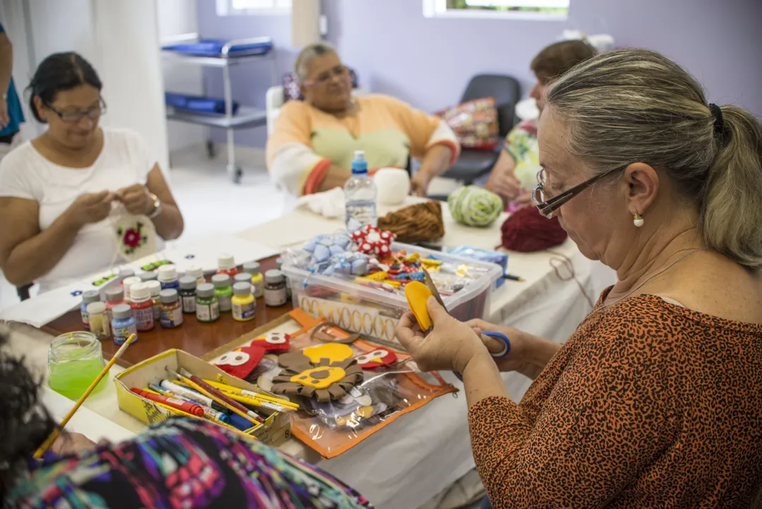 Grupo se encontra nas tardes de segunda-feira e as atividades variam a cada dia - Foto:  SCSC